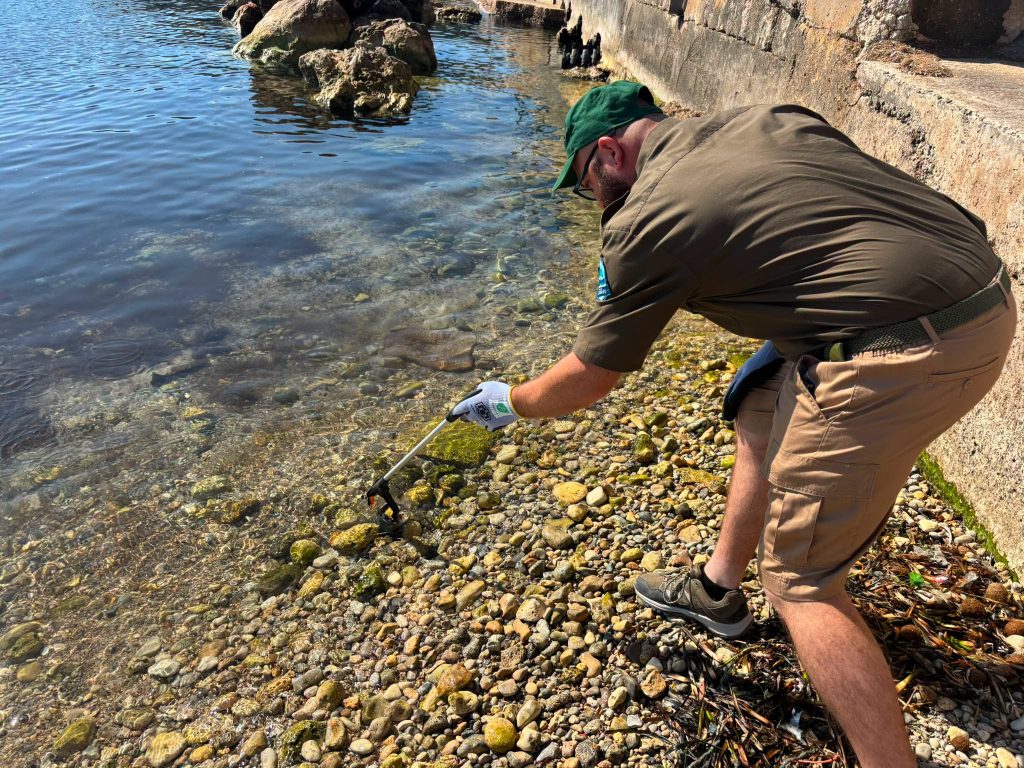 Nature Stewards marine litter cleanup